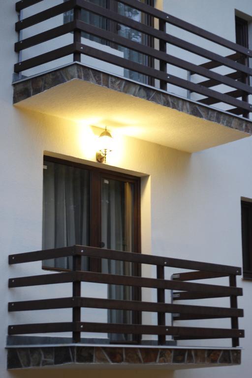 Casa Laur Cu Plaja Privata Hotel Colibita Exterior photo