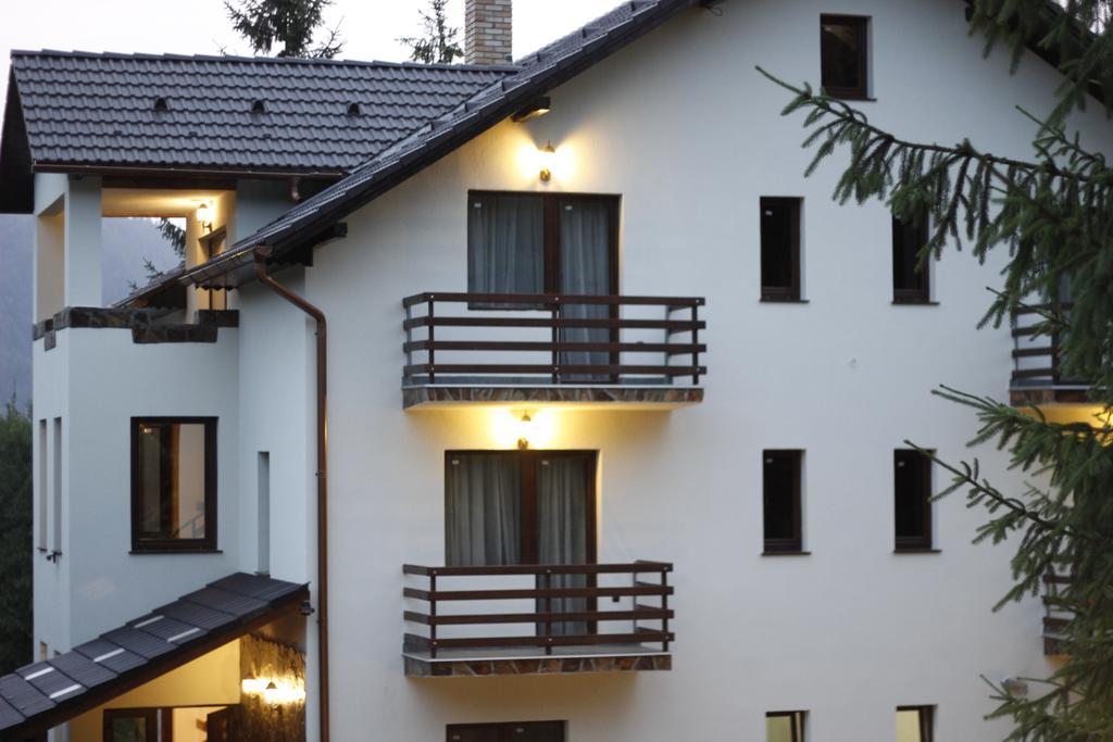 Casa Laur Cu Plaja Privata Hotel Colibita Exterior photo